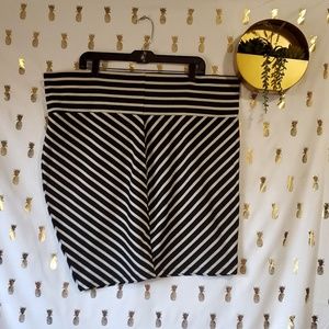 Torrid Black & White Striped Skirt Size 3